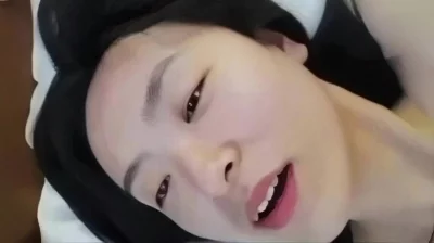 “老公，我喜欢你的大鸡巴”极品反差少妇母狗被操高潮骚话不断