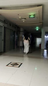 【原创】小母狗在半废弃商场露出