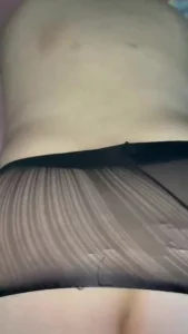 午休时间和公司食堂的大屁股肥臀保洁熟女阿姨在出租房偷情，这大屁股很爽