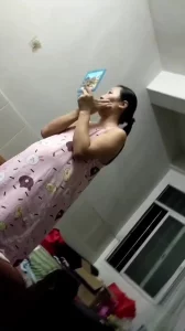 熟女自摸自拍